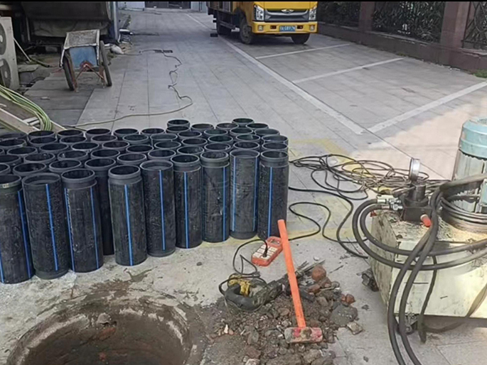 永城PE置换管厂家 DN315置换管 非开挖管短管置换